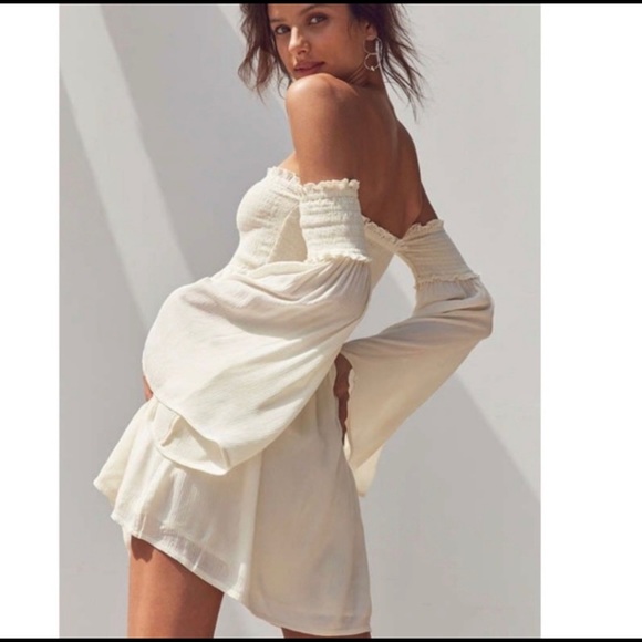 Ecote Elora smocked top urban outfitters - Picture 3 of 3